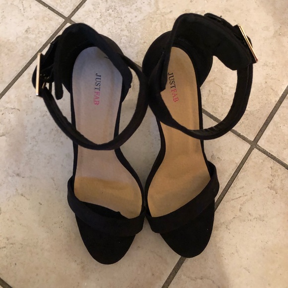 Size 10 heels from JustFab - Picture 3 of 4